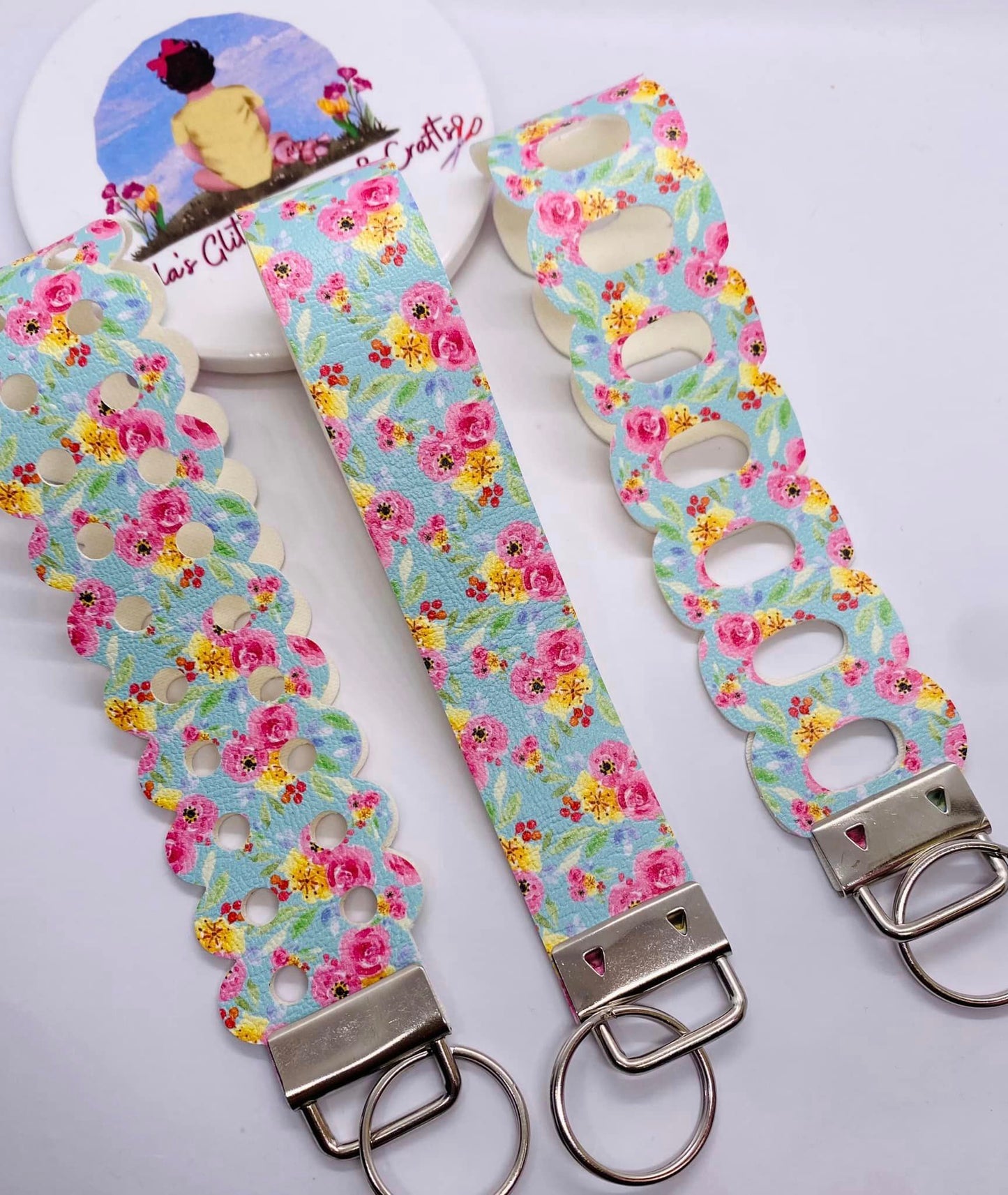 Wristlet Die Scalloped